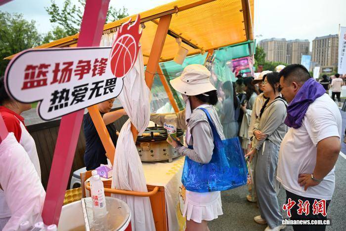 浙江杭州：“浙BA”篮球运动火爆带热周边消费