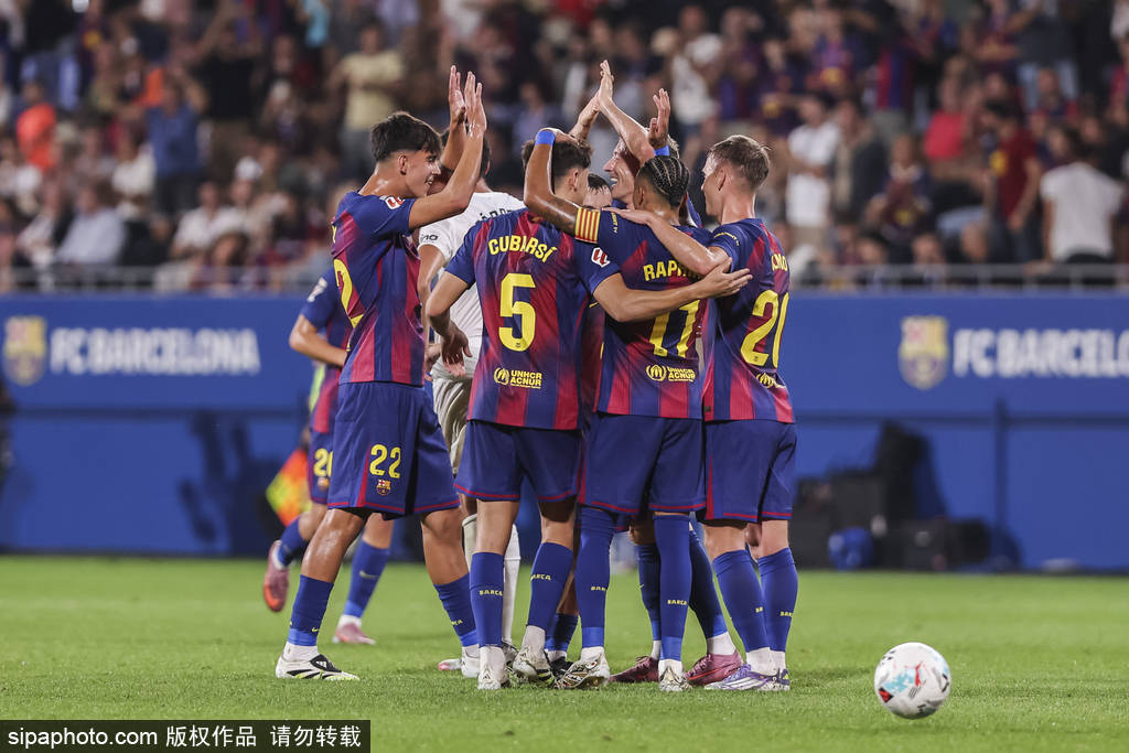 西甲-三人梅開(kāi)二(èr)度(dù)萊(lái)万拉(lā)菲替补雙(shuāng)响 巴萨6-0瓦倫(lún)西亚