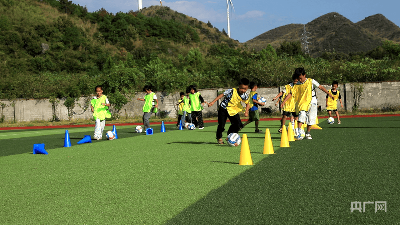 湖南江永：校(xiào)园足球“燃”起来 体教(jiào)融(róng)合育新人
