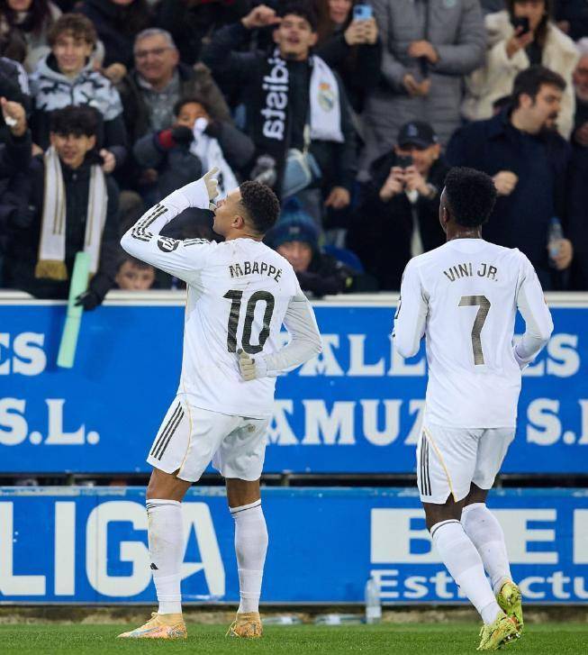 阿隆索救皇马！2-1胜阿拉维斯