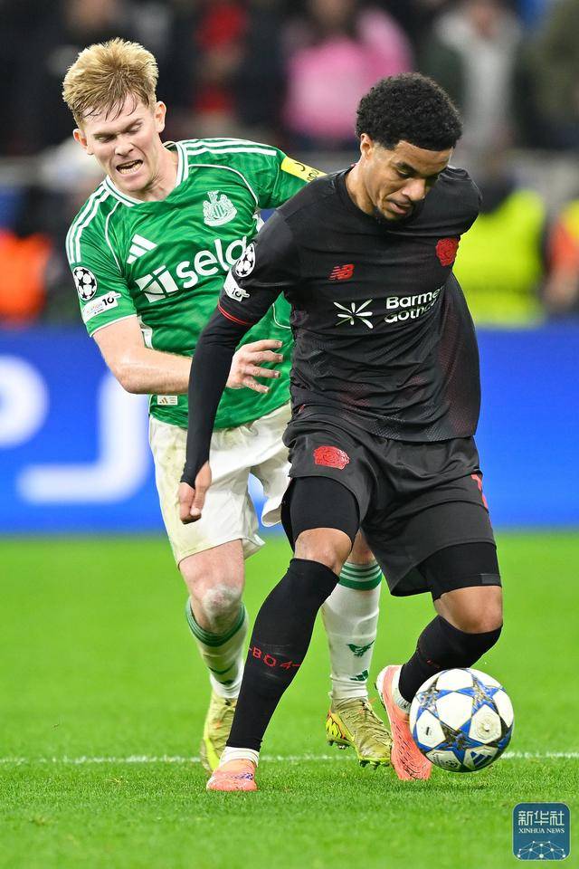 足球丨欧冠：勒沃库森平纽卡斯尔联