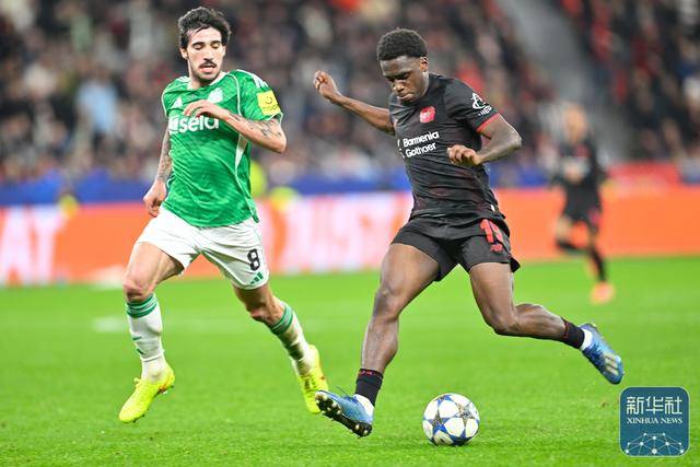 足球丨欧冠：勒沃库森平纽卡斯尔联