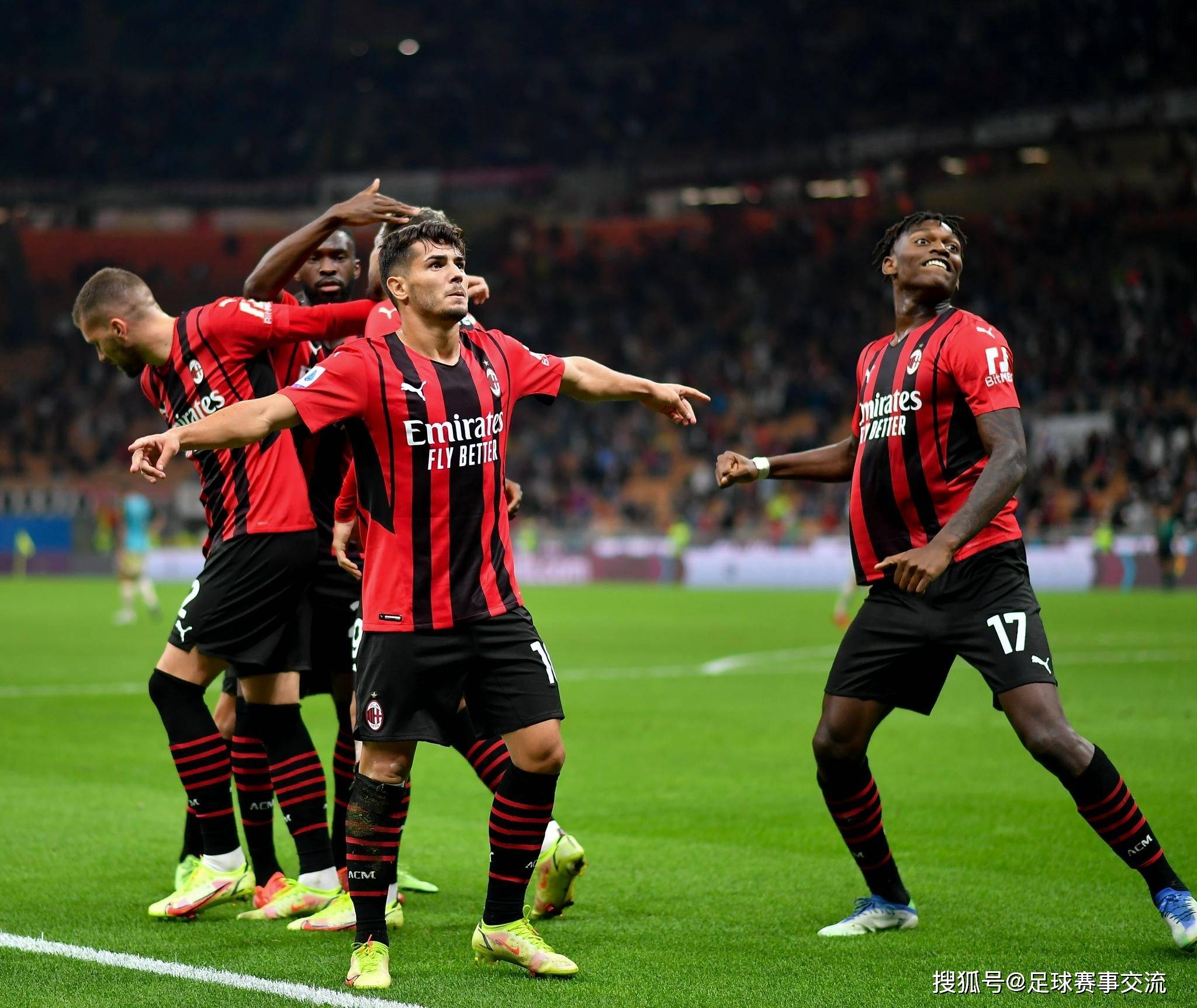今日足球：佛罗伦萨vsAC米兰 门兴vs奥格斯堡