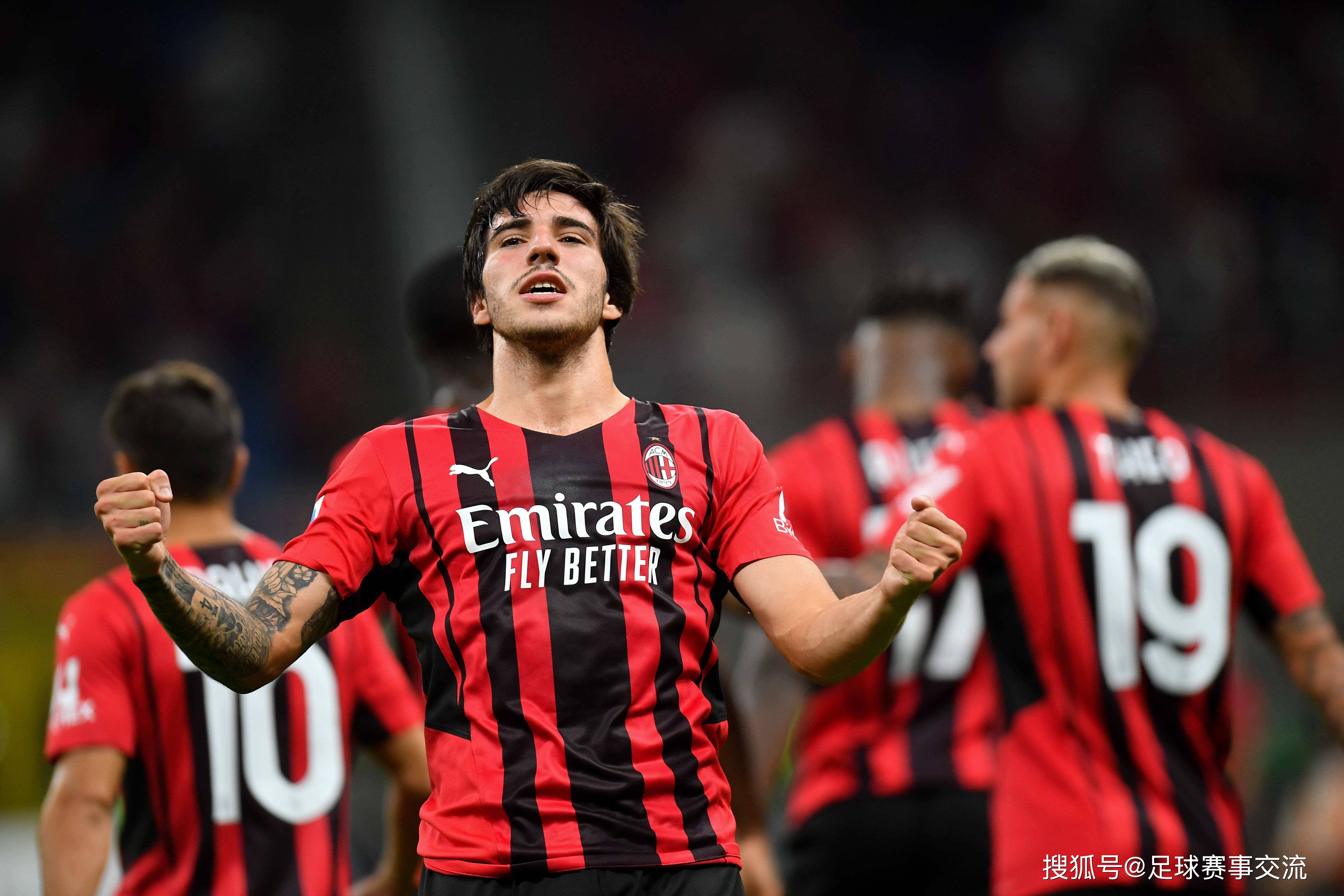 今日足球：佛罗伦萨vsAC米兰 门兴vs奥格斯堡